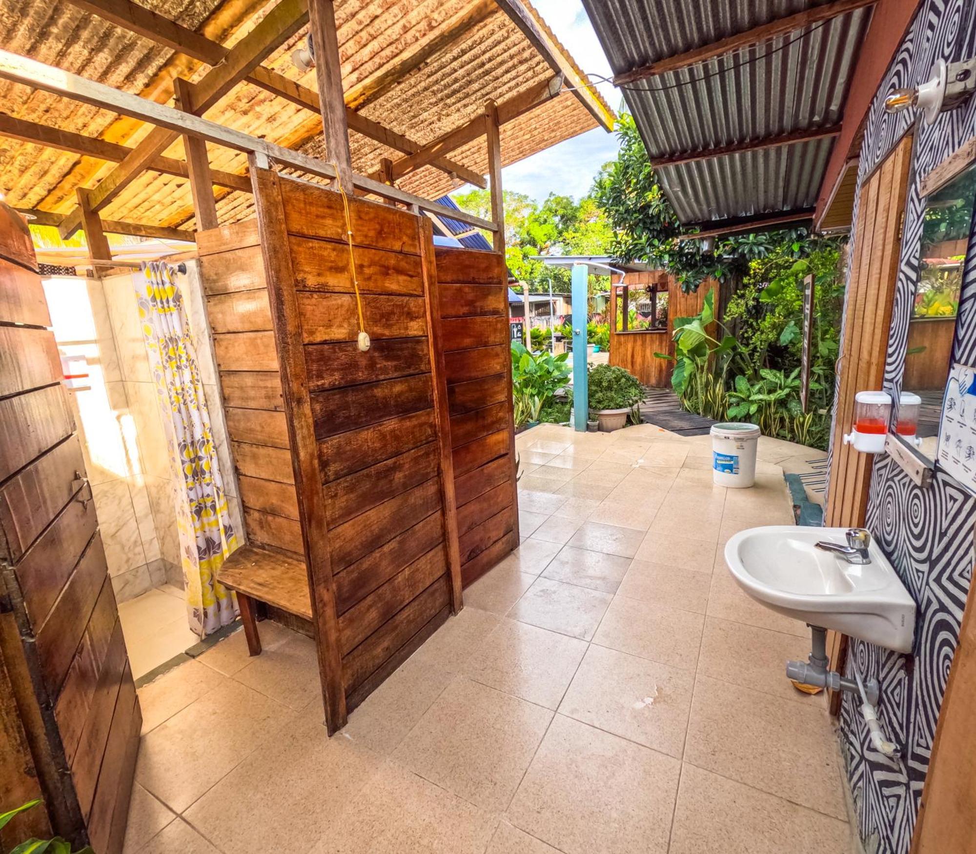 Hostel Casa De Las Palmas Tours Leticia Buitenkant foto