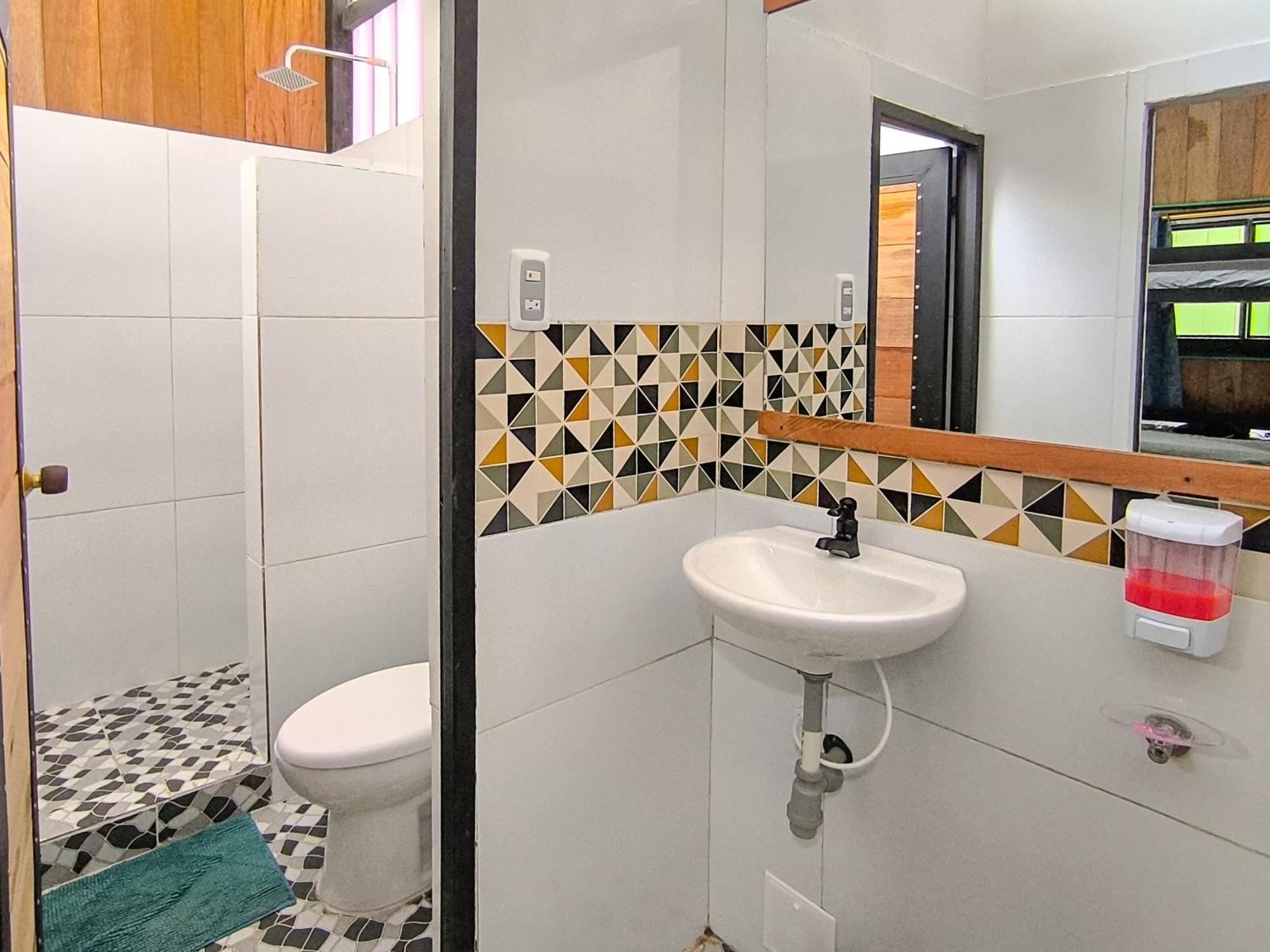 Hostel Casa De Las Palmas Tours Leticia Buitenkant foto