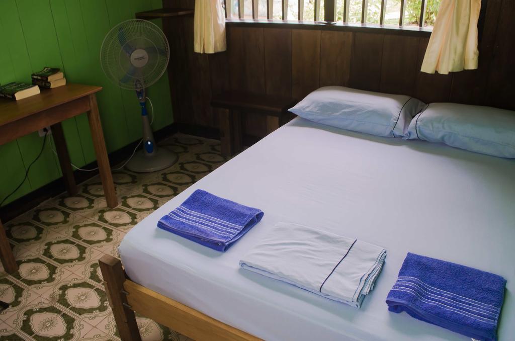 Hostel Casa De Las Palmas Tours Leticia Kamer foto